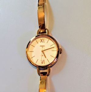 Rose gold Fossil watcb